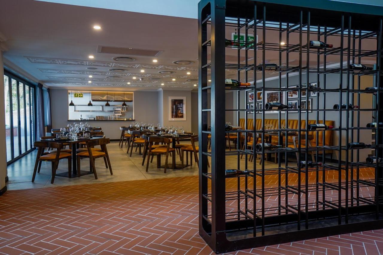 Sanctuary Mandela Hotel โจฮันเนสเบิร์ก ภายนอก รูปภาพ